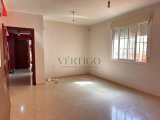 Flat in Calle aragón 31. Planta baja con encanto