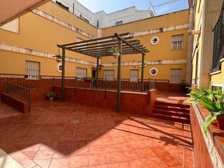 Flat in Calle aragón 31. Planta baja con encanto