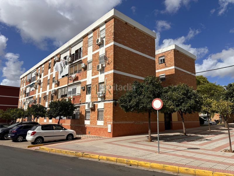 Foto d054ccdf-3984-46d9-8035-3da5aa27a402. Pis a calle calle roble 2 a Centro - Doña Mercedes Dos Hermanas