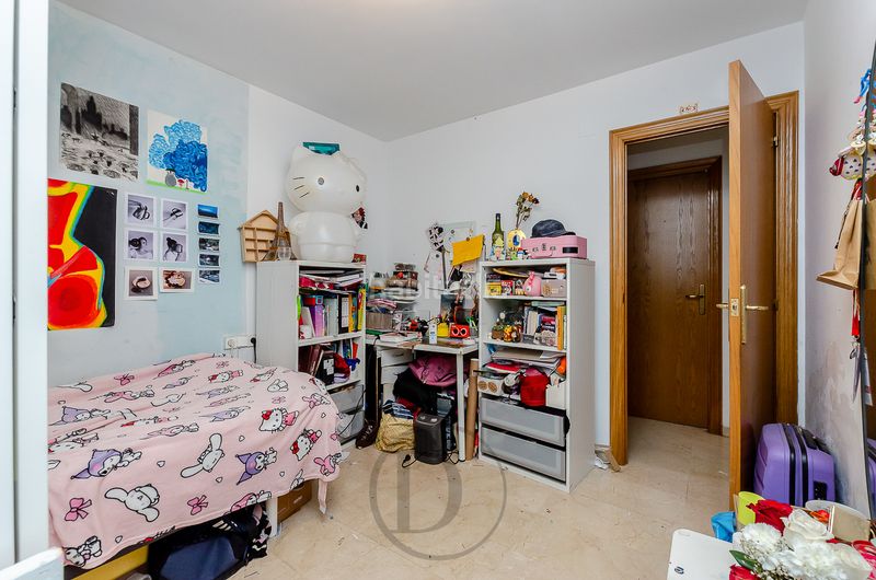 Foto f1bba463-3503-4586-9d97-5d14a65b94f3. Pis amb calefacció aparcament a Barri del Centre Terrassa