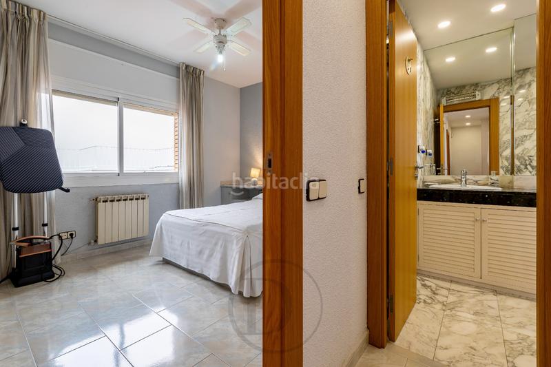 Foto b538497f-b739-41b9-9257-0bc591a5c1a4. Dúplex amb calefacció aparcament a Sant Ramon - Maternitat Barcelona