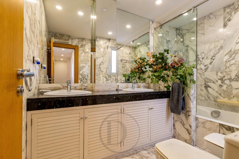 Foto bdb87922-0c29-4063-b891-06a353426ea6. Dúplex amb calefacció aparcament a Sant Ramon - Maternitat Barcelona