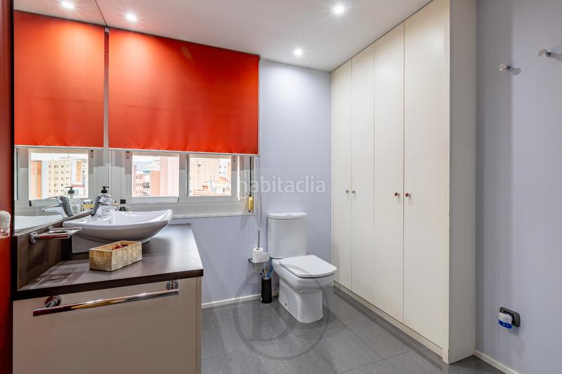 Foto ed0922a8-9b6a-40bd-a29b-106f7c33e238. Dúplex amb calefacció aparcament a Sant Ramon - Maternitat Barcelona