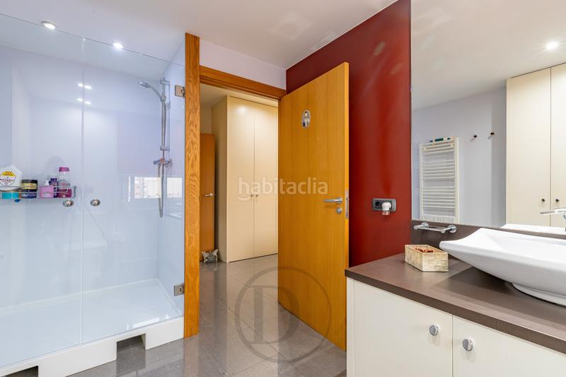 Foto ef0cf538-f550-484d-8c41-0d46d041e360. Dúplex amb calefacció aparcament a Sant Ramon - Maternitat Barcelona