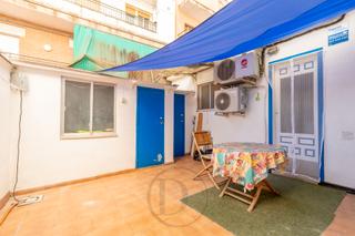 Piso en Sant Andreu de la Barca. Planta baja con terraza