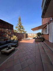 Ground floor  Avinguda roures. Espectacular planta baja reformada con terraza de 128 m² y jacuz