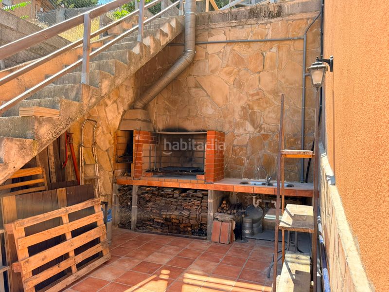 Foto 074c9a4c-9410-40bb-8d70-0f314e964954. Casa amb xemeneia calefacció aparcament piscina a Vallirana