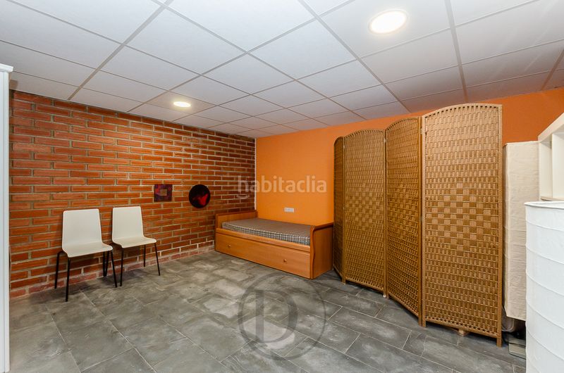 Foto a8064e16-27b8-4cdc-9944-09ee639741a5. Casa amb xemeneia calefacció aparcament piscina a Vallirana