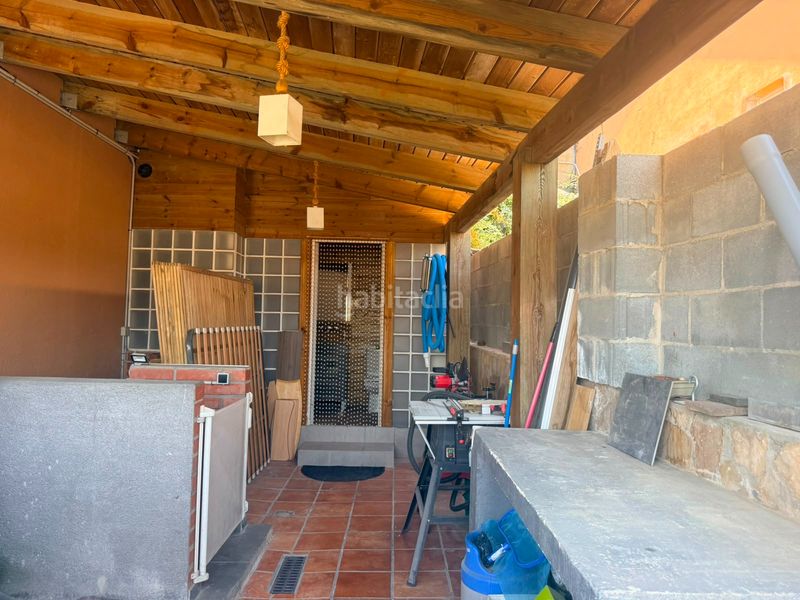 Foto f7c26fe9-981d-4e63-afa5-912210483d08. Casa amb xemeneia calefacció aparcament piscina a Vallirana