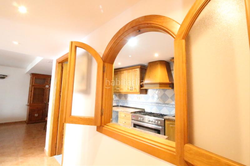 Foto 9a030eeb-76b8-4d5d-b5e7-b84b494b77d0. Dúplex amb xemeneia a Puerto Marina Benalmádena