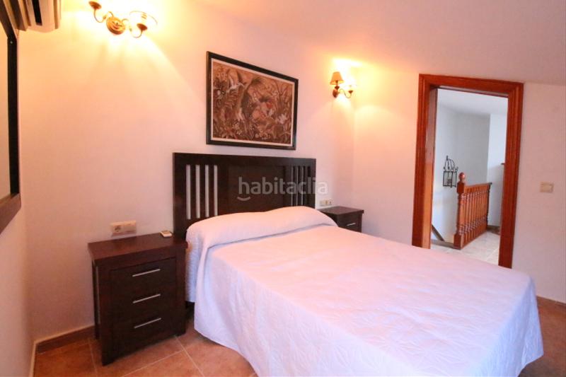 Foto a4798a81-d326-4e38-aba6-b3ff1ee57728. Dúplex amb xemeneia a Puerto Marina Benalmádena