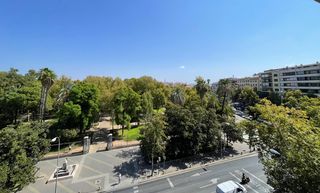 Pis a Plaza de Colón