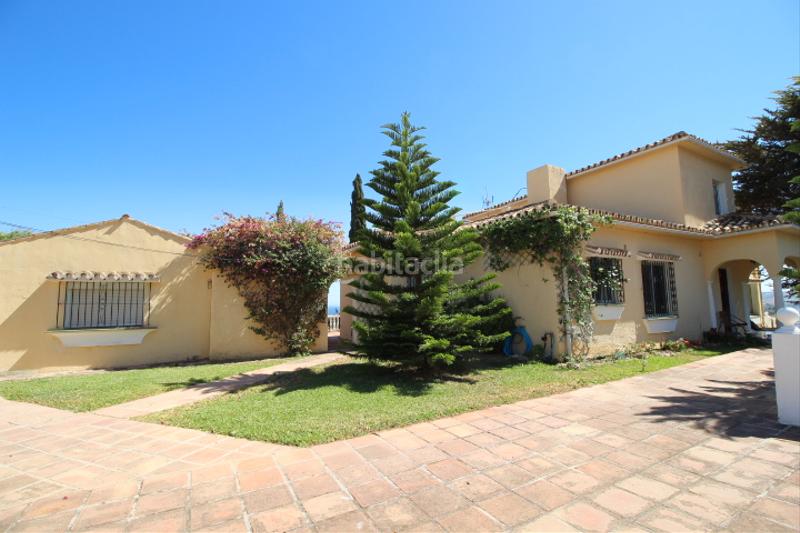 Foto a42aa1f7-5f73-47d0-992d-6390ded43ced. Chalet casa independiente en venta en Torreblanca del Sol en Fuengirola
