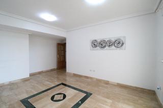 Pis  Avenida del mar. Vivienda benalmádena