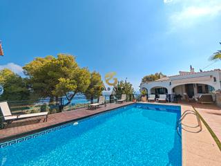 Chalet in Carrer de saturn