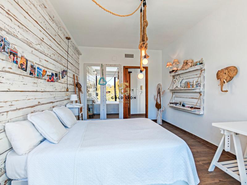 Foto a2c087fd-a101-4340-b968-c4f26c8b7ff1. Chalet in carrer del plataner in El Montgó Dénia