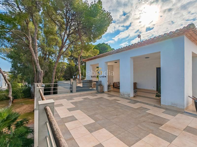 Foto a4c26f3f-8042-419b-9699-e7978a1a83b1. Chalet in carrer fènix in Las Rotas / Les Rotes Dénia