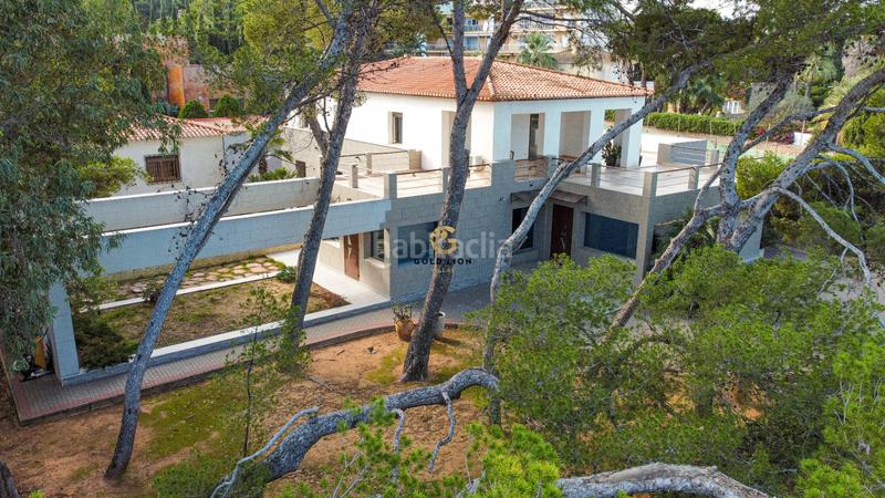 Foto bfdc940e-b016-4970-9b2b-9040b5526e49. Chalet in carrer fènix in Las Rotas / Les Rotes Dénia