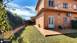 Casa aparellada  Avenida del prado. Inmoamp vende magnífico chalet pareado con parcela grade, chimen