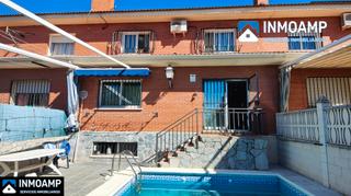 Maison jumelée  Calle levante 18. Inmoamp vende chalet en griñón con piscina, energía solar, chime