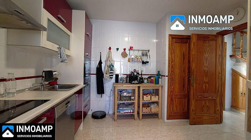 Foto 0dc8f3d6-8b90-48bb-aaca-fd25e99dec3c. Casa aparellada amb aparcament a Carranque