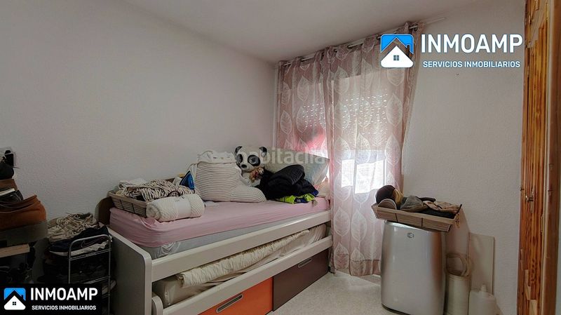 Foto 333b9139-7a00-441e-a3d3-e270f5c4ac46. Casa aparellada amb aparcament a Carranque