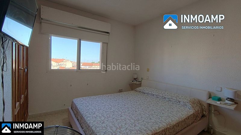 Foto 3a6f6c9f-9a41-4ee8-91fd-7096e09d87d4. Casa aparellada amb aparcament a Carranque