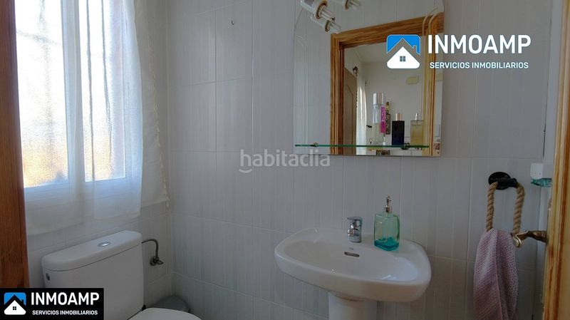 Foto 3b2c8184-3644-4512-bb18-d0eda7c8ff09. Casa aparellada amb aparcament a Carranque