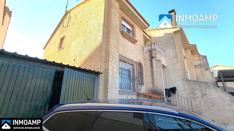 Foto 6a18cc45-9424-42c0-adb1-249f6ab2a205. Casa aparellada amb aparcament a Carranque
