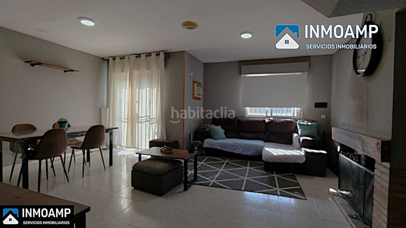 Foto 94ba352a-1a2a-440f-bd7f-41a249281c02. Casa aparellada amb aparcament a Carranque