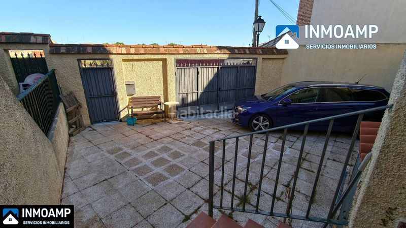 Foto 95d46523-6b0f-4d00-864e-e3ce80928b12. Casa aparellada amb aparcament a Carranque
