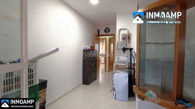 Foto ce0e52b7-b40e-4a9e-bc10-295fc30a9763. Casa aparellada amb aparcament a Carranque