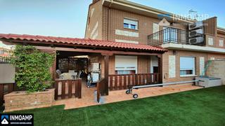 Chalet  Avenida castilla la mancha. ¡¡¡inmoamp vende chalet con buhardilla, piscina y aerotermia en