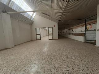 Bâtiment à usage industriel  Calle gerald brenan. Gran oportunidad  de adquirir una nave en el mejor poligona de m