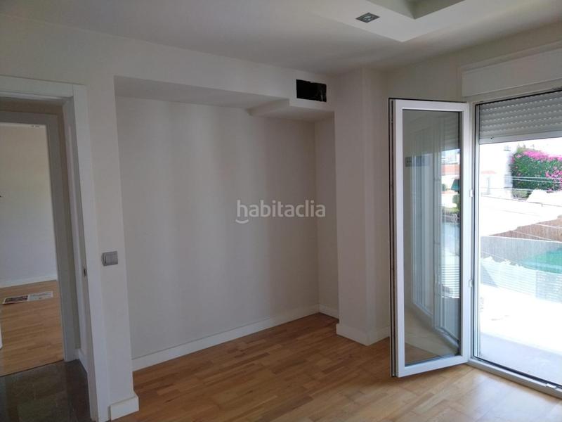 Foto cece3eaf-3262-4436-adc7-1519e4cae854. Chalet mit heizung parking pool in La Cala del Moral Rincón de la Victoria