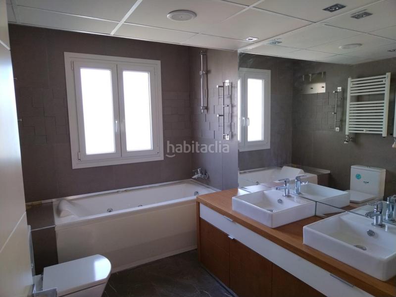 Foto d9f1a32a-04a5-4fbc-b4e4-0b8946451619. Chalet mit heizung parking pool in La Cala del Moral Rincón de la Victoria