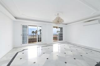 Flat in Paseo LAS ACACIAS
