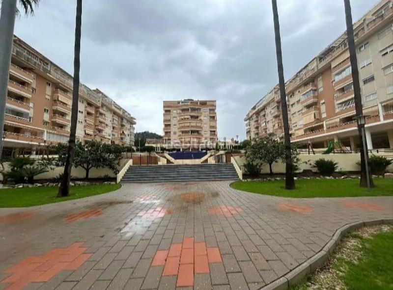 Foto 4f6ae4eb-e97d-43b8-810d-58f05a872c07. Pis amb aparcament piscina a El Consul - Ciudad Universitaria - El Romeral Málaga