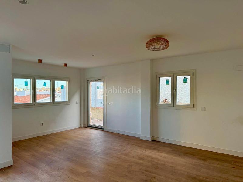 Foto e5ec975a-414b-4c77-b604-c1455f8818d9. Penthouse with parking pool in Montemar Torremolinos