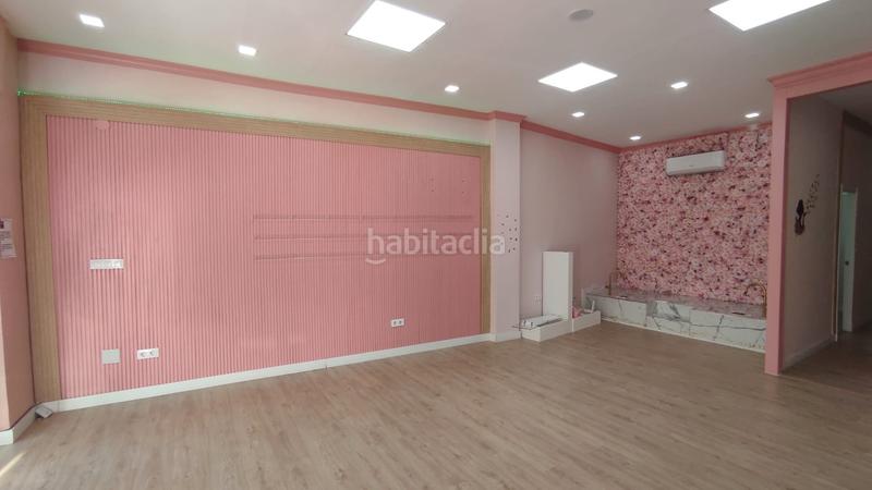 Foto ca531527-eef4-45f1-85eb-eb5fb8fd42e7. Alquiler local comercial amplio local comercial en el corazón en Málaga