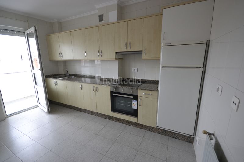 Foto a2a77d70-25f2-42bc-be69-158997d7ad04. Lloguer pis amb calefacció aparcament a Residencia - Abella Lugo