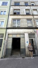 Local Comercial  R�a gravador castro gil. Bajo con puerta y vado