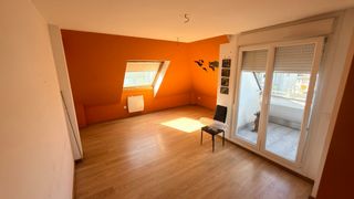 Affitto Piccolo appartamento  Rúa castelao. Apartamento de 1 habitación sin muebles