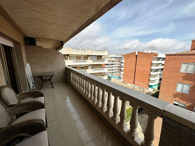 Foto 6c7e9080-3d55-4fba-a30a-26f9f03bdaaa. Dúplex en carrer de marcos redondo 18 La Pineda – bonito dúplex – 2 habitaciones – solárium – piscina com. en Vila-seca