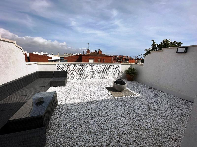 Foto ac133481-108b-4825-85a9-10290ac7844d. Dúplex en carrer de marcos redondo 18 La Pineda – bonito dúplex – 2 habitaciones – solárium – piscina com. en Vila-seca