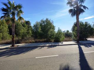 Terreny residencial a Carrer de les eixermades 17. Mont roig del camp – urb.bahia -terreno edificable de 5721 m2 a