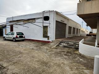 Business premise in Carrer doctor manrique 8. Cambrils – urb.vilafortuny – local comercial de 230 m2 aprox.