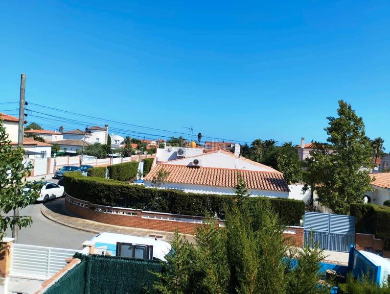 Foto 0f5868de-2306-436a-a45f-ddcf15e0fc27. Casa adossada amb xemeneia aparcament piscina a El Casalot Mont-roig del Camp