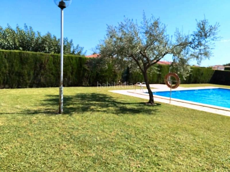 Foto 916ae1b3-1e0c-47e6-b81f-d16b3264a772. Casa adossada amb xemeneia aparcament piscina a El Casalot Mont-roig del Camp