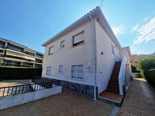 Piano terra  Carrer álvaro de bazán. Cambrils- urb. mediterraneo – apartamento bajo – ls – 22825